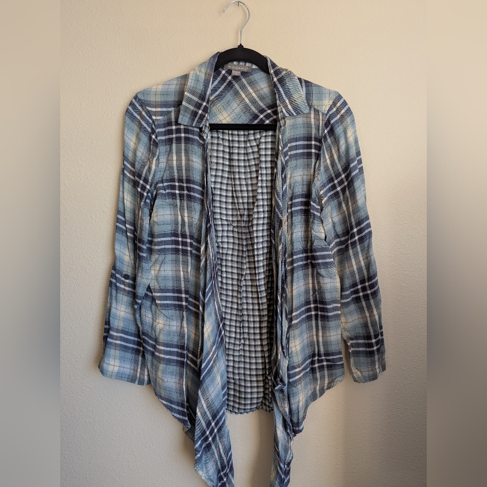 Peace & Pearls Drapey 3/4 Sleeve Button Down Flannel Shirt Size M